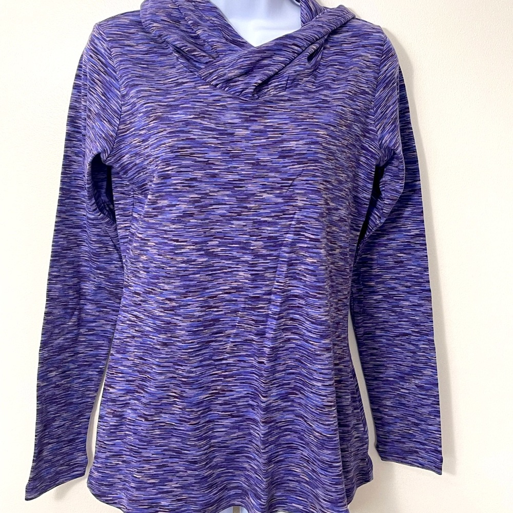 Lightweight long sleeve Columbia hoodie.